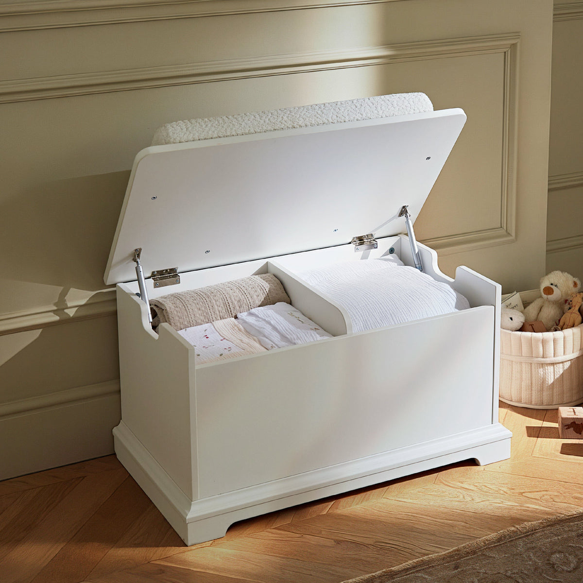 Beaumont Storage Box & Cushion Set - White
