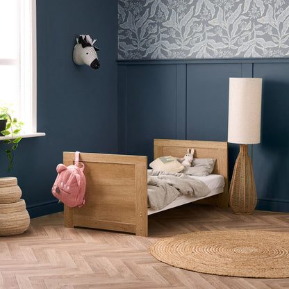 Nika 2 Piece Nursery Room Set - Oak & White (2)