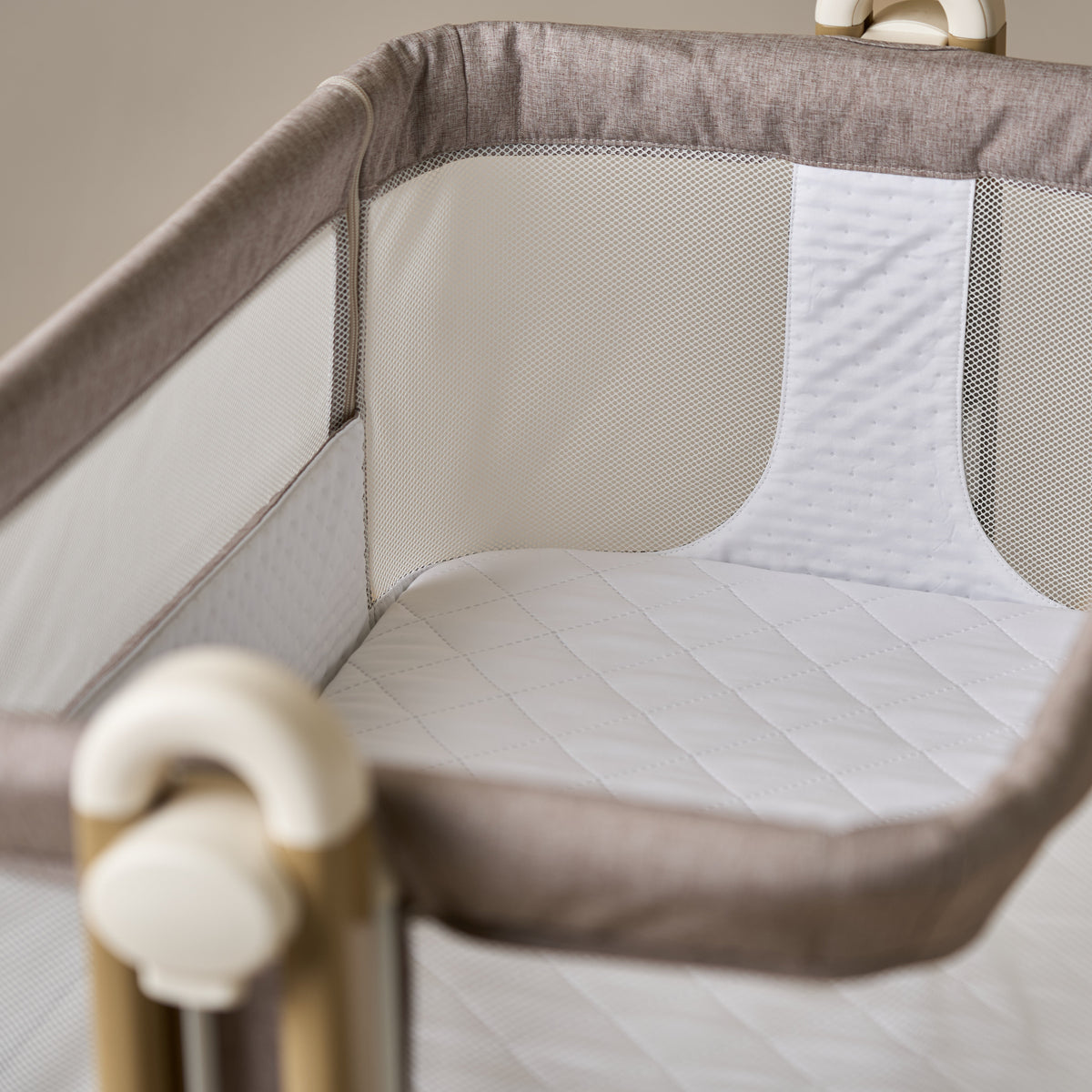 Cloud Bedside Crib - Nutmeg (3)