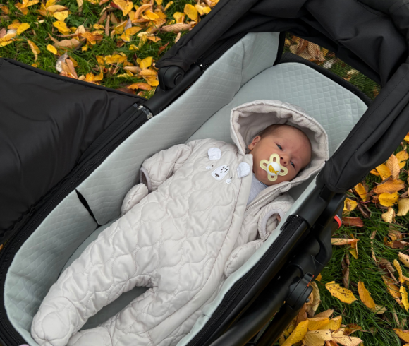 Out n About Nipper Switch 2-in-1 Carrycot & Parent-Facing Seat