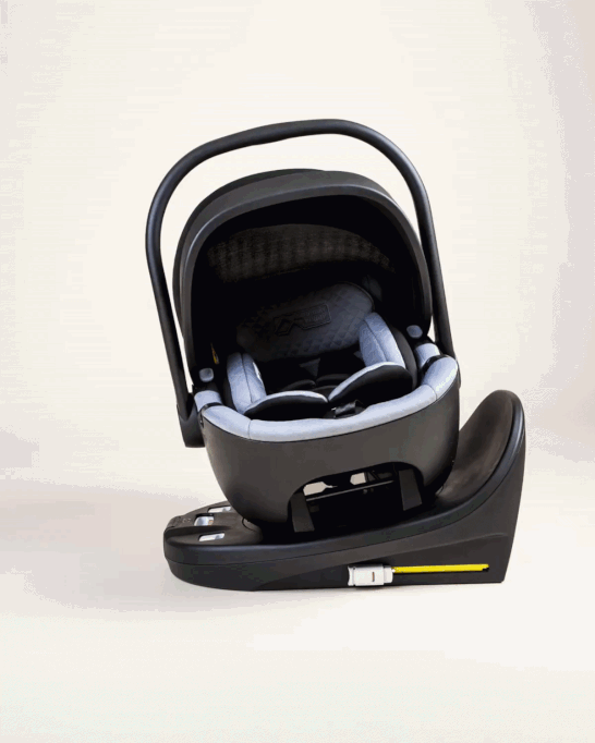 Mountain Buggy nest™ i-Size Infant Car Seat with Rotating Base