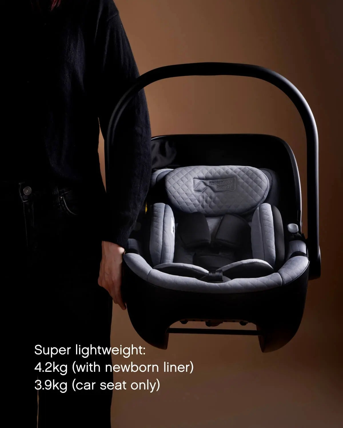 Mountain Buggy nest™ i-Size Infant Car Seat with Rotating Base